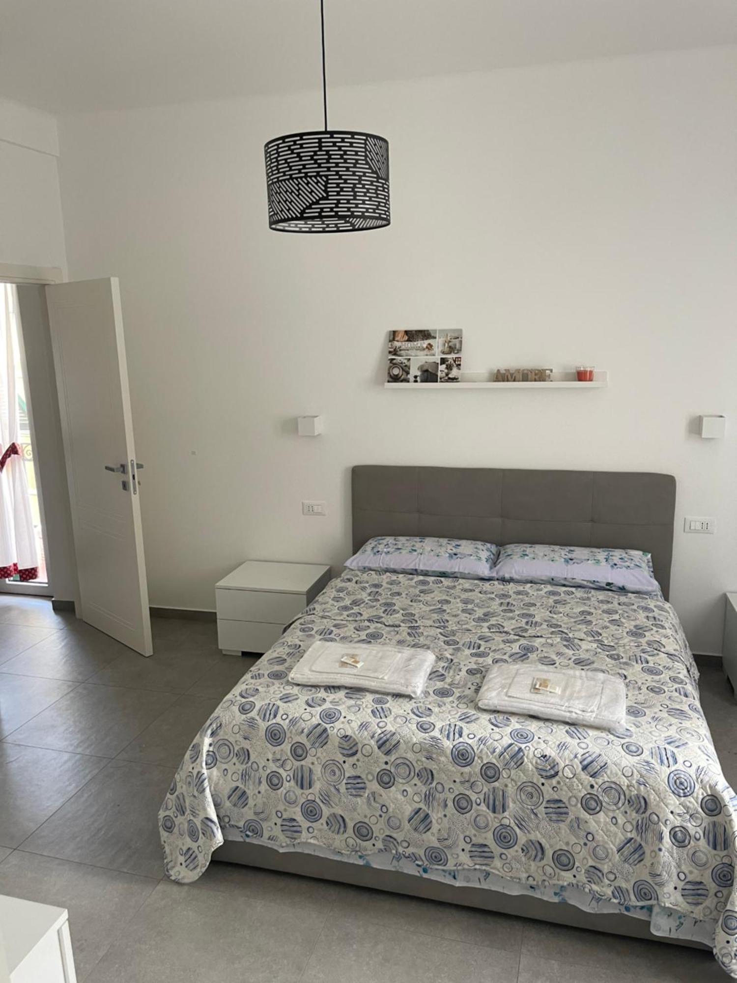Deluxe Apartment Self Check In Parking Genova Esterno foto