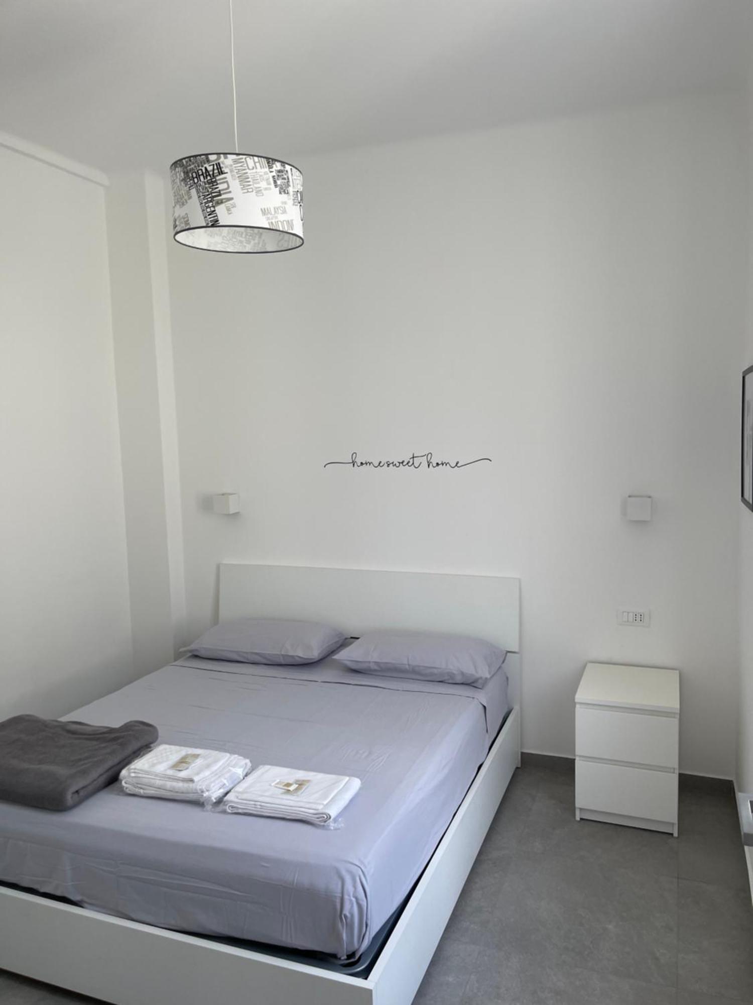 Deluxe Apartment Self Check In Parking Genova Esterno foto